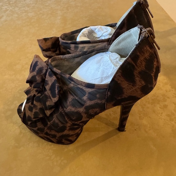Nine West Brown Animal Print Heels - Picture 2 of 3